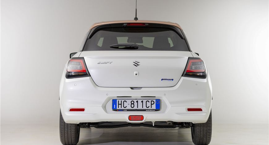 Suzuki Swift Sakura immagine 7